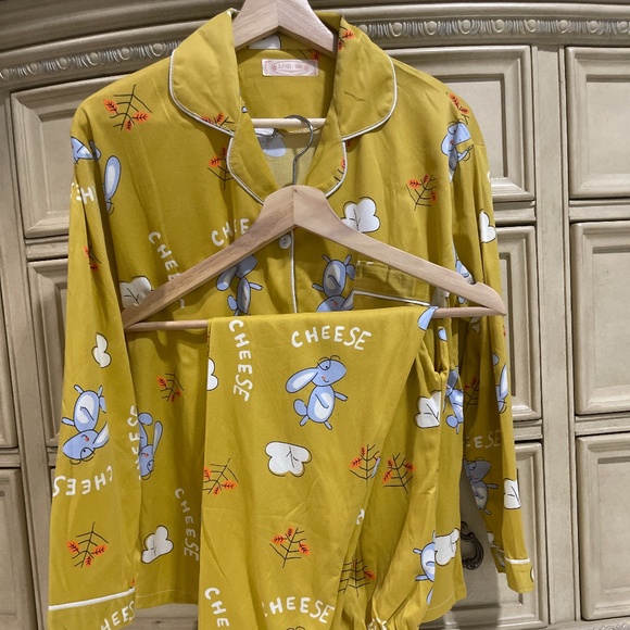 Pajama set - Picture 2 of 3